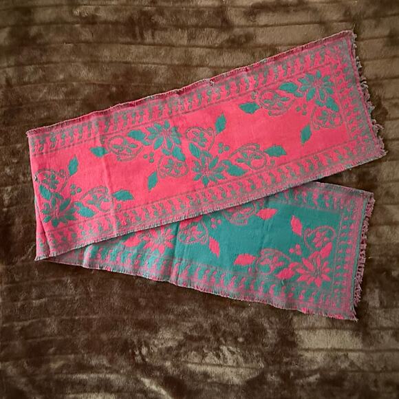 Red/Green Reversible Woven Cotton Christmas Table Runner Fringe Edges 12" x 68" - Picture 2 of 5